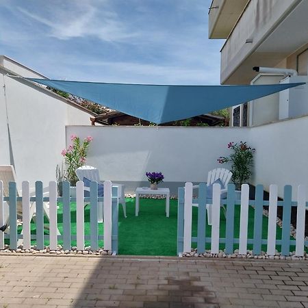 I Colori Del Mare Villa Fiumicino Exterior photo